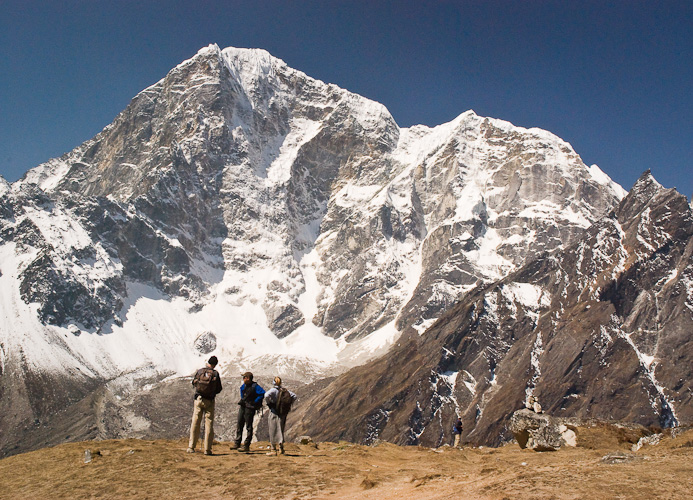 On the way to Dzonglha 1
