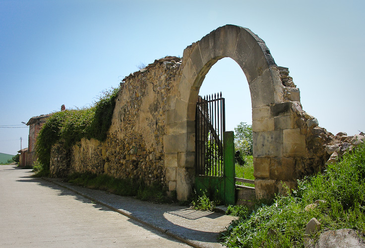Wall west of Castildelgado